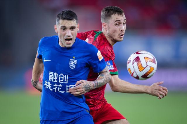 开云娱乐-树倒猢狲散？罗马尼亚人士：斯坦丘正考虑重回欧洲！